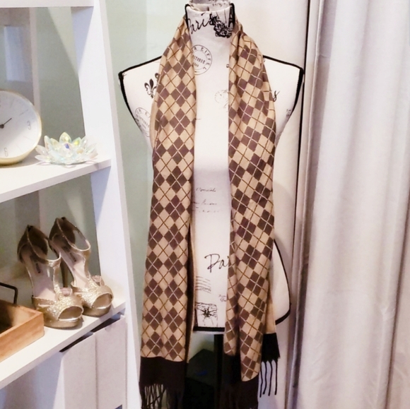 Classy Checkered Tan & Brown Scarf - Picture 2 of 3